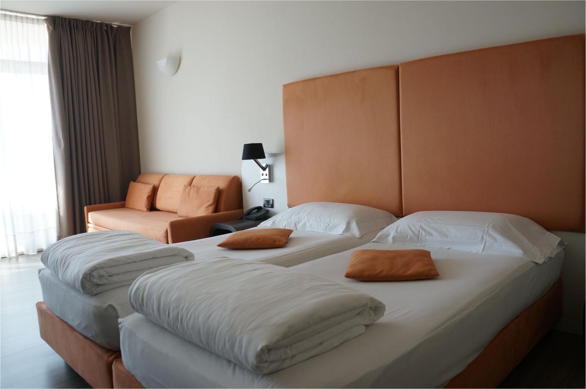 Majestic Palace Malcesine Room photo