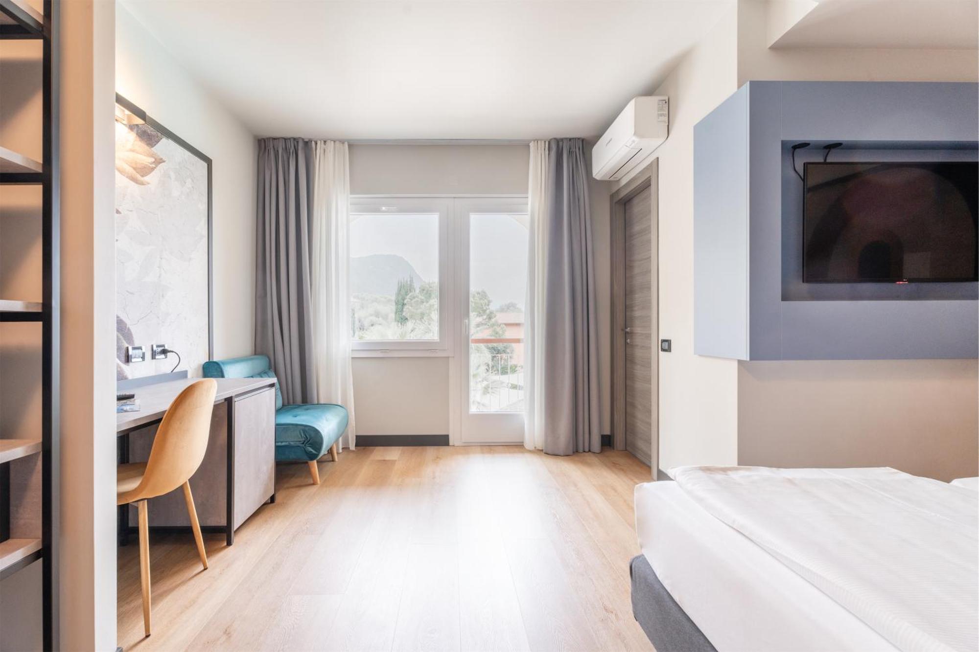 Majestic Palace Malcesine Room photo